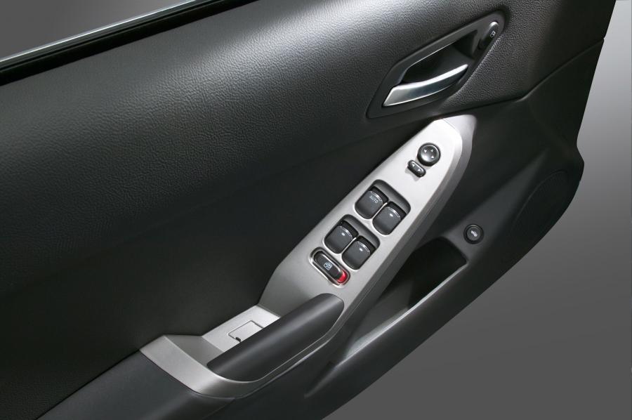  Pontiac G6 2005 года  (фото 24 из 38)